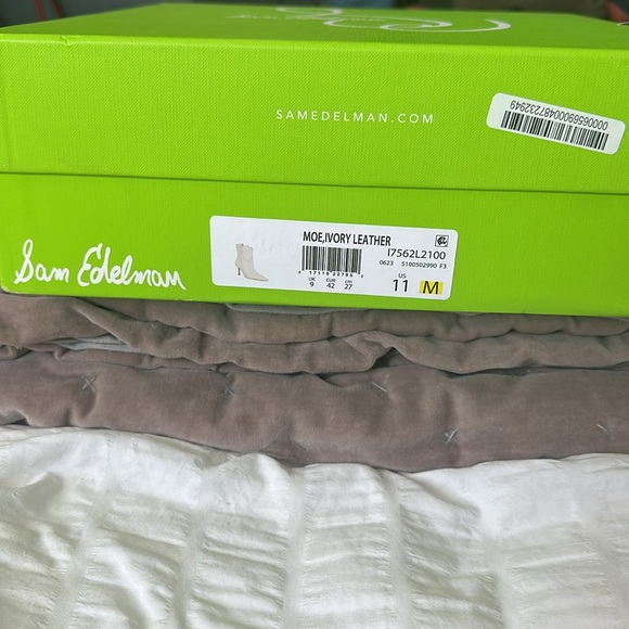 Sam Edelman Cream Heeled Boots with Western Flair - Picture 11 of 13